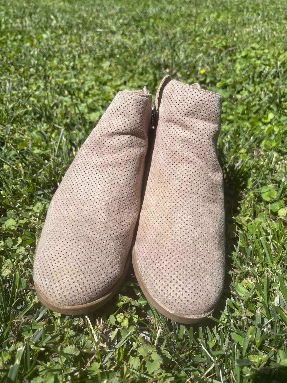 Universal Thread Wenda Perforated Cut Out Ankle Booties Tan Size 7.5